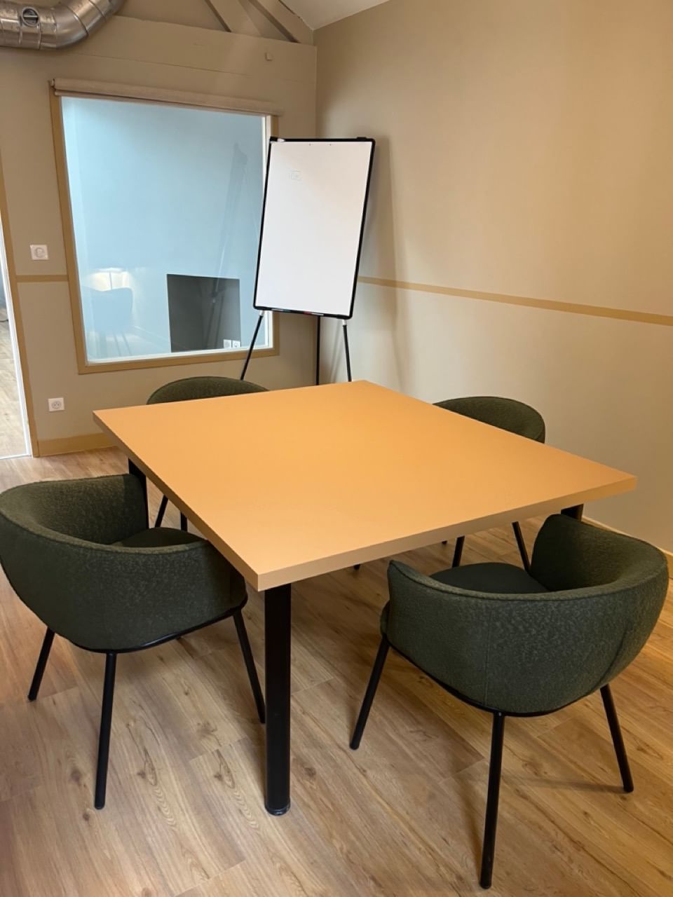 Le bureau 01 — Le Comptoir Général, Besançon