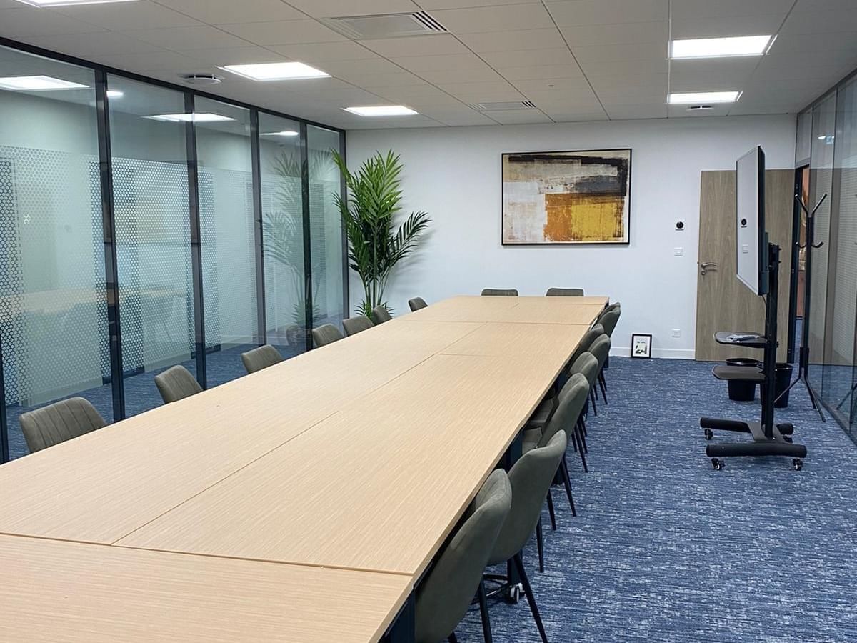 Salle 20 personnes — Bureaux & Co Cesson-Sévigné, Cesson-Sévigné