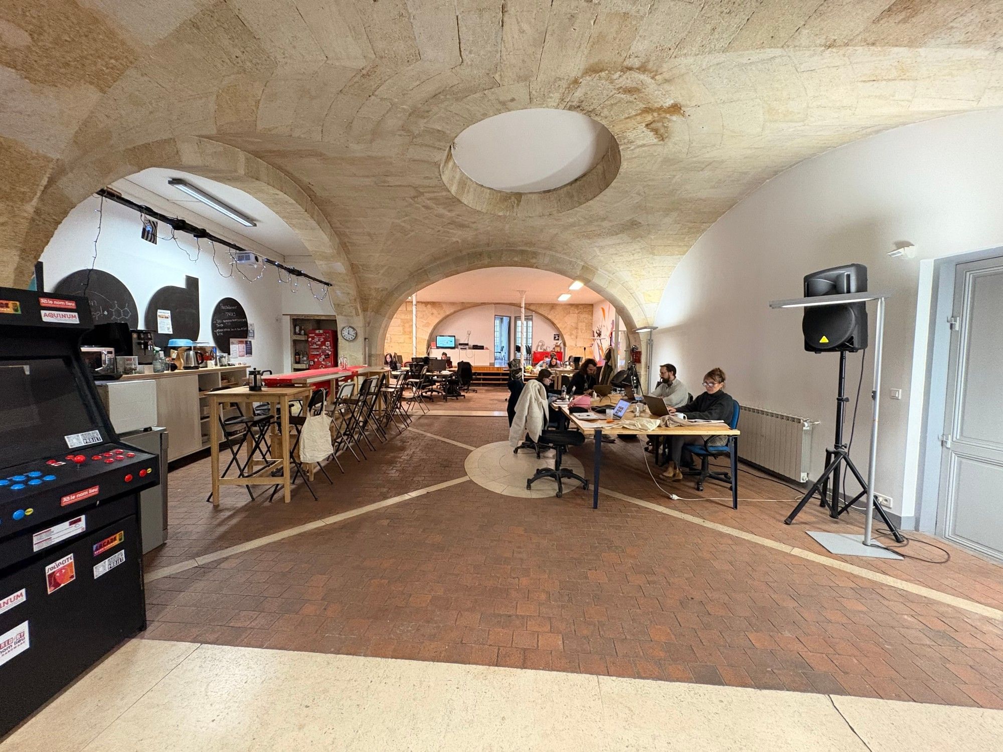 Poste de travail en flex-office — Le Node, Bordeaux