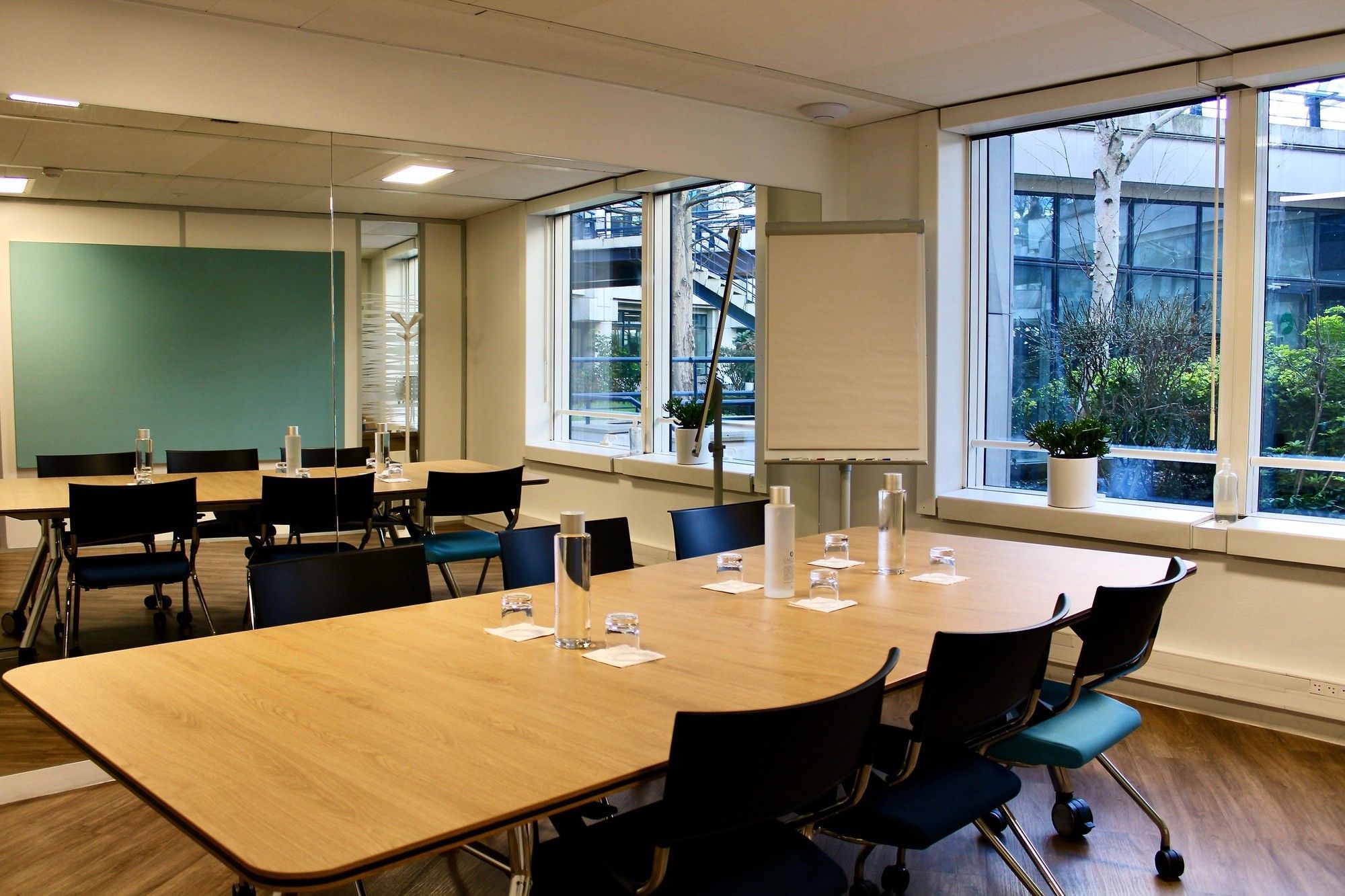 Salle de réunion 25m2 — Emergence Issy-les-Moulineaux, Issy-les-Moulineaux
