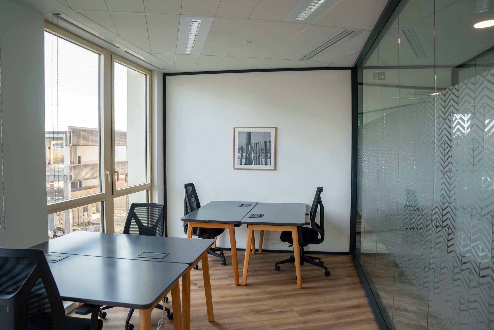 Bureau 4 postes - lumière naturelle — Flex-O Bordeaux Euratlantique, Bègles