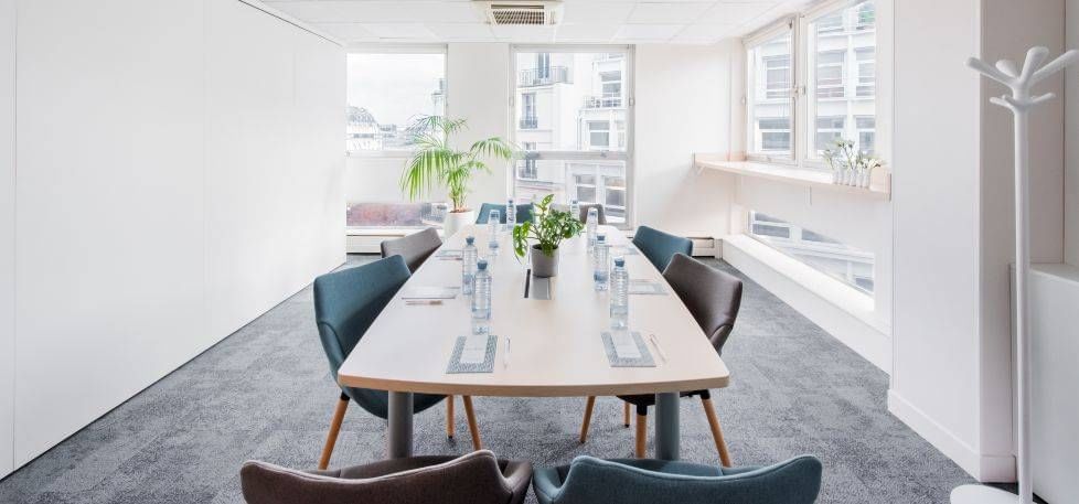 Multiburo Avenue Montaigne Coworking offices Avenue Montaigne