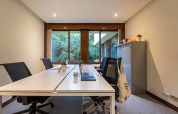 Hot Desk — Sitio Work Sete Rios, Cascais