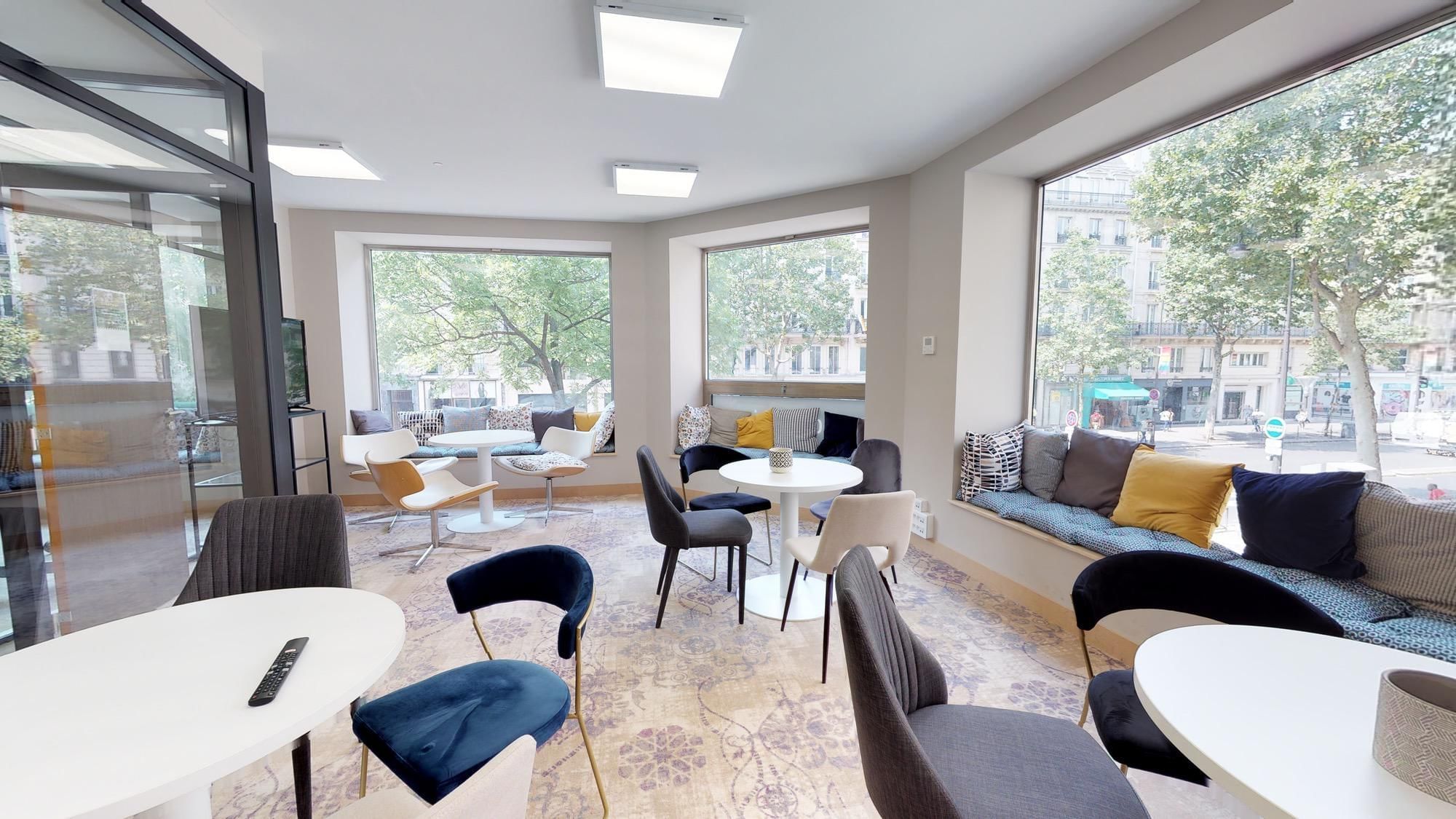 Hot Desk — Mitwit Sentier, Paris