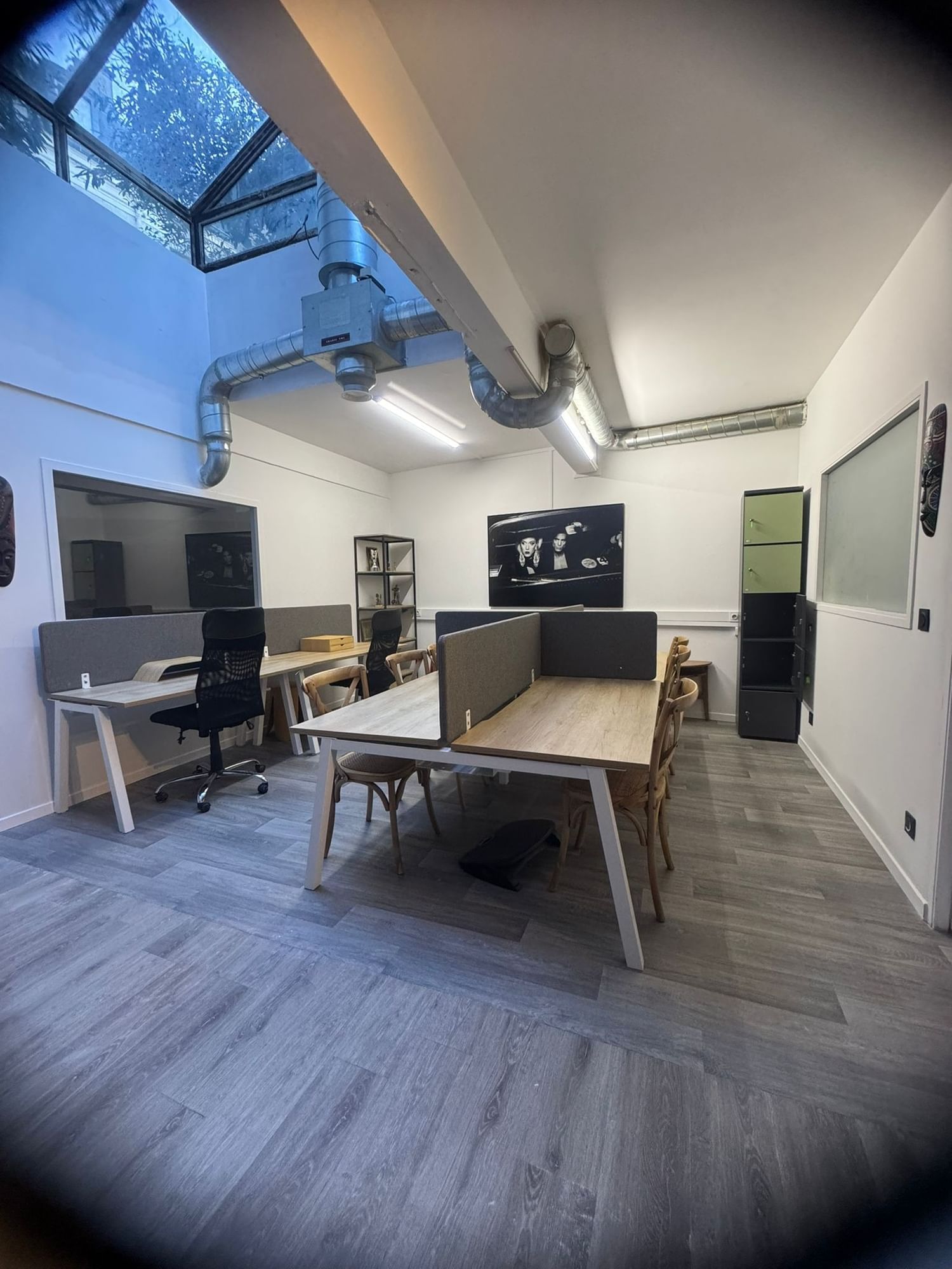 Open space 10 jours par mois — QG Business, Montreuil