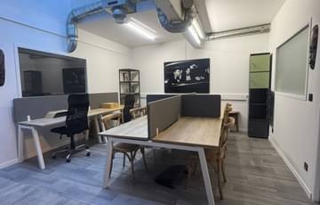 Open space 10 jours par mois — QG Business, Montreuil