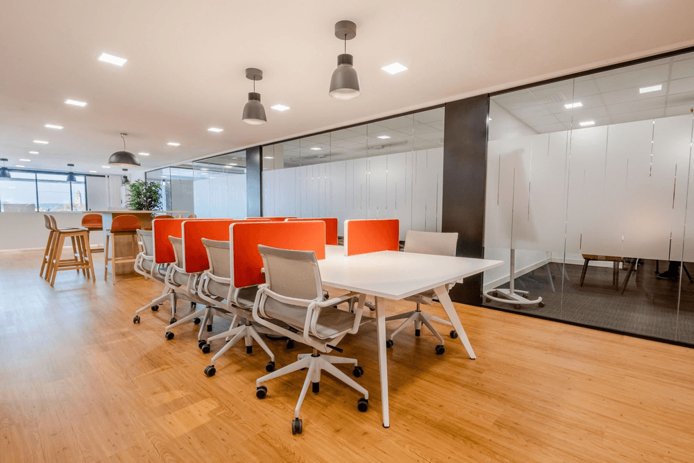 Regus Luoyang, Shanghai Market Plaza、联合办公工位、Luoyang