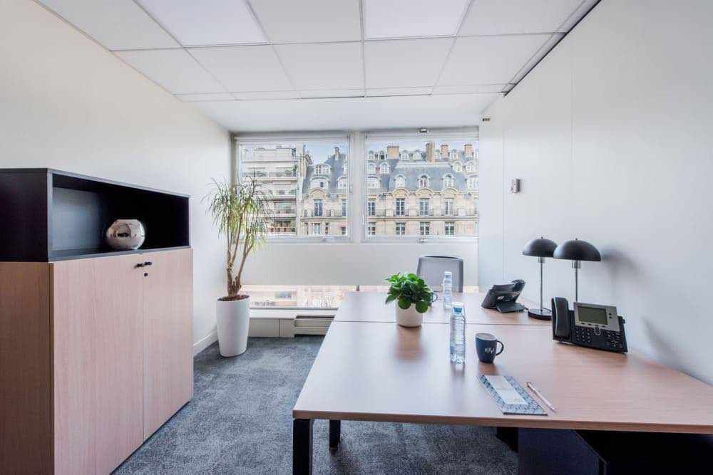 Multiburo Avenue Montaigne Coworking offices Avenue Montaigne