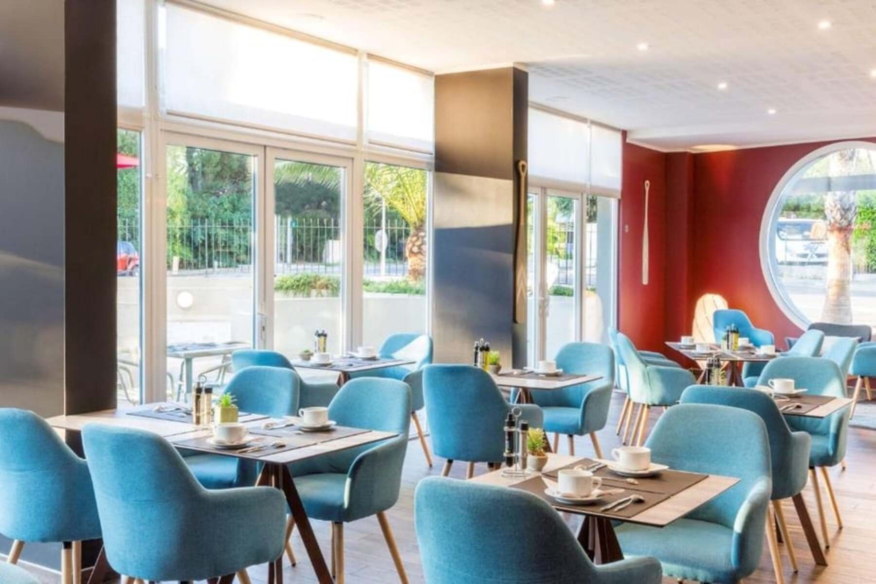 Accès Coworking Calme — myWO Antibes Gare Riviera, Cannes