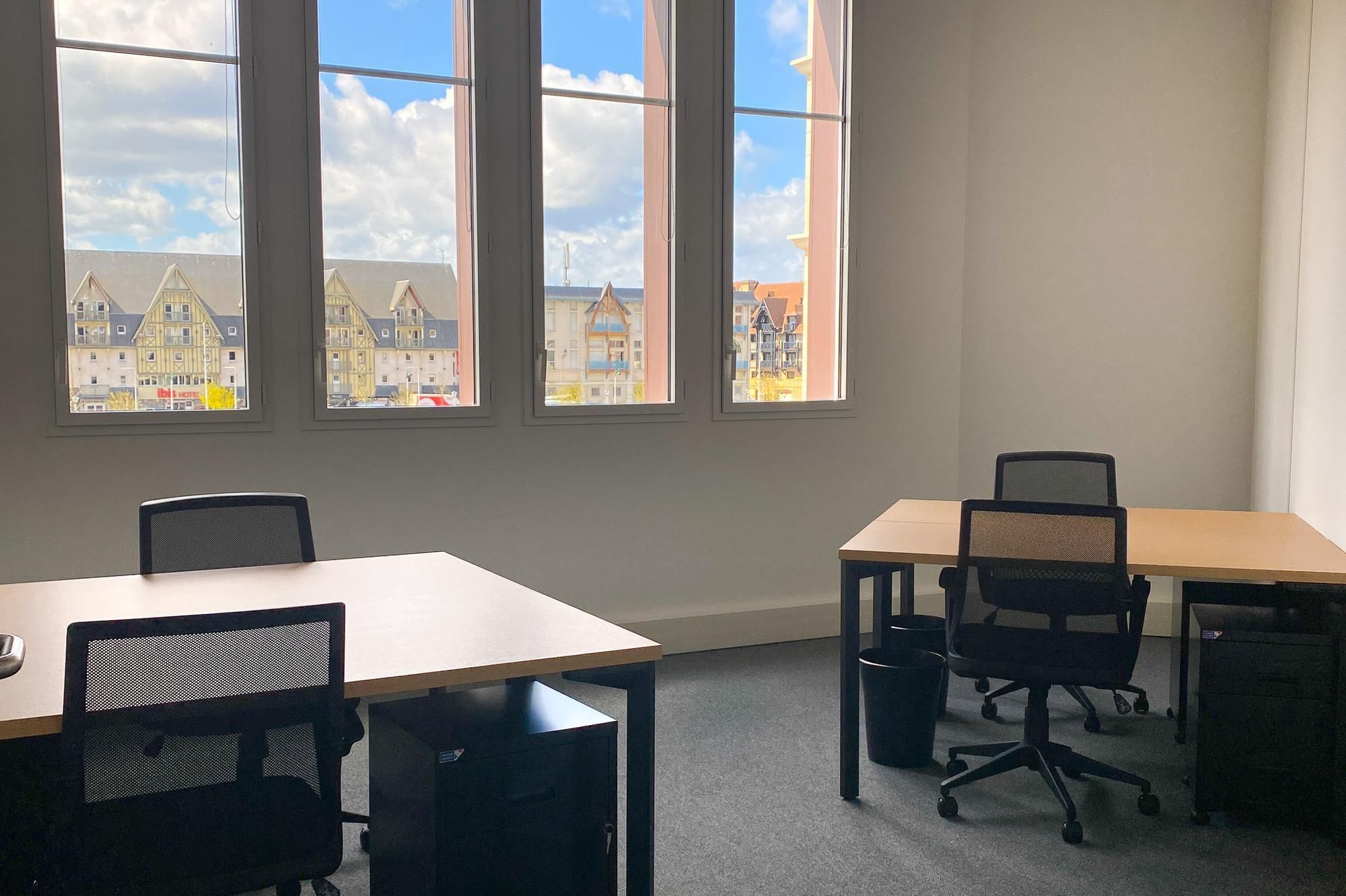 Bureau privatif 2 personnes — Bureaux & Co Deauville, Le Havre