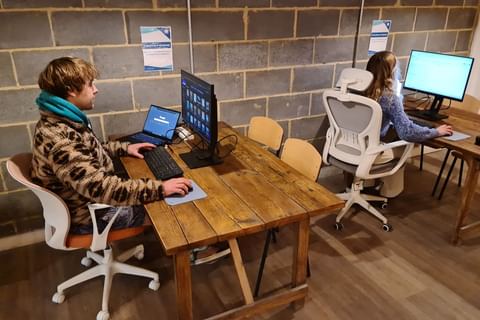 Coworking day pass — Rhino Boulder Climbing Gym, Bromley
