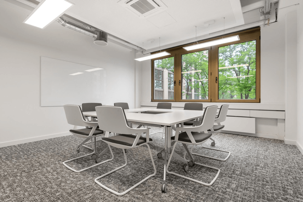 Room (HD) Lulsgate — Regus LUTON, Capability Green