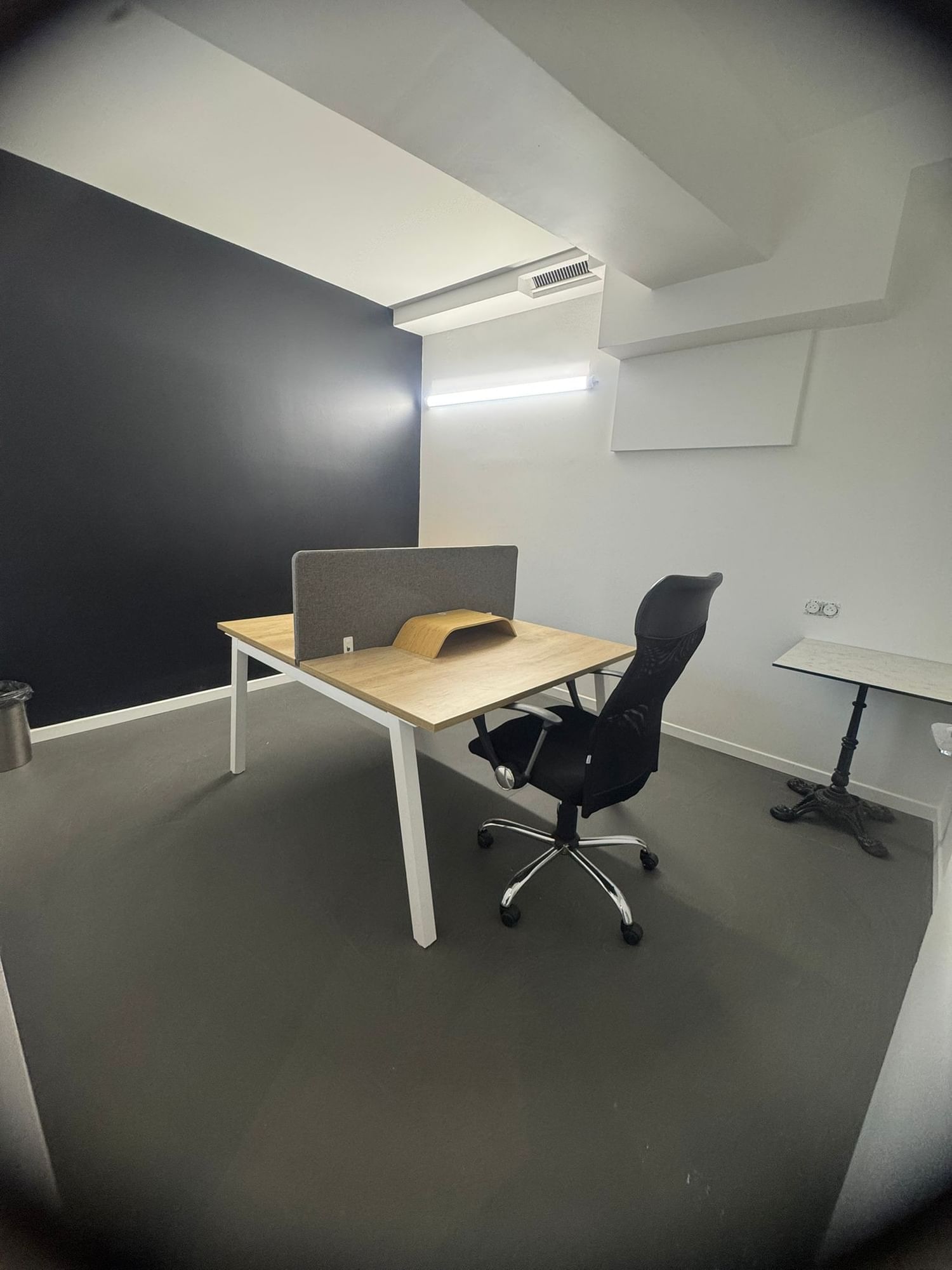Bureau privatif 2 personnes — QG Business, Montreuil