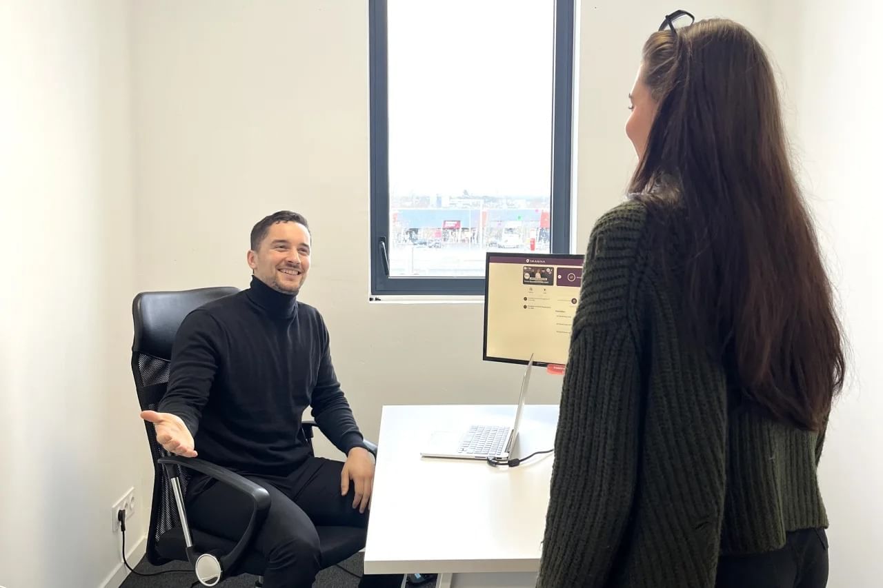Bureau privatif 1/2 personne — Imagina Coworking, Vannes