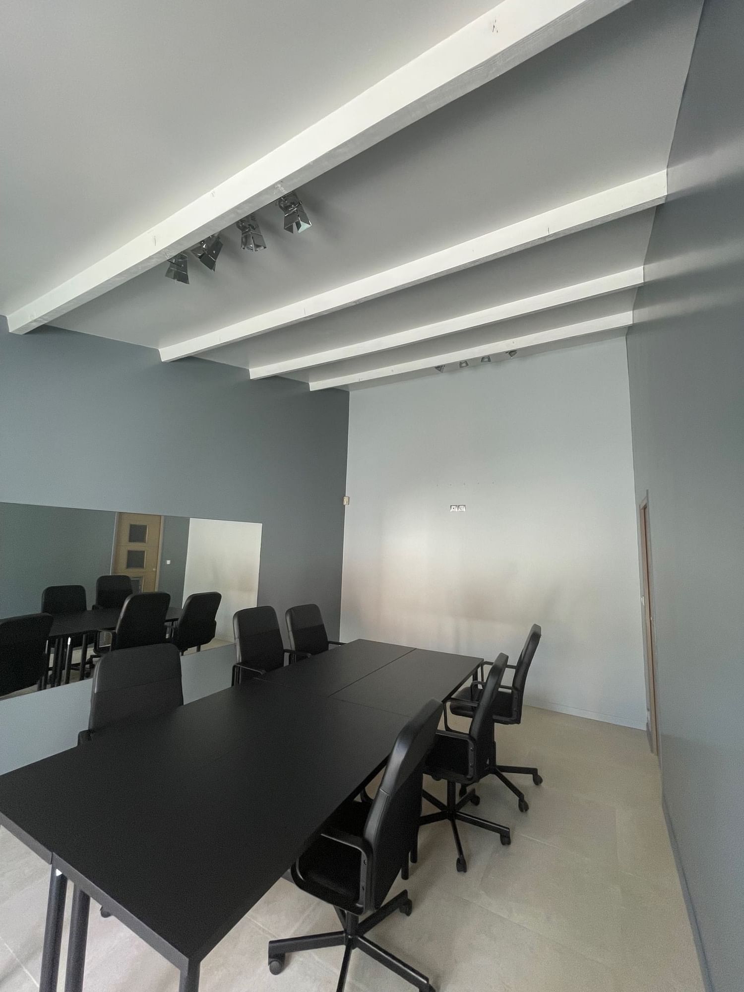 Salle de Réunion 8/10 pax — Innoasis, Gémenos