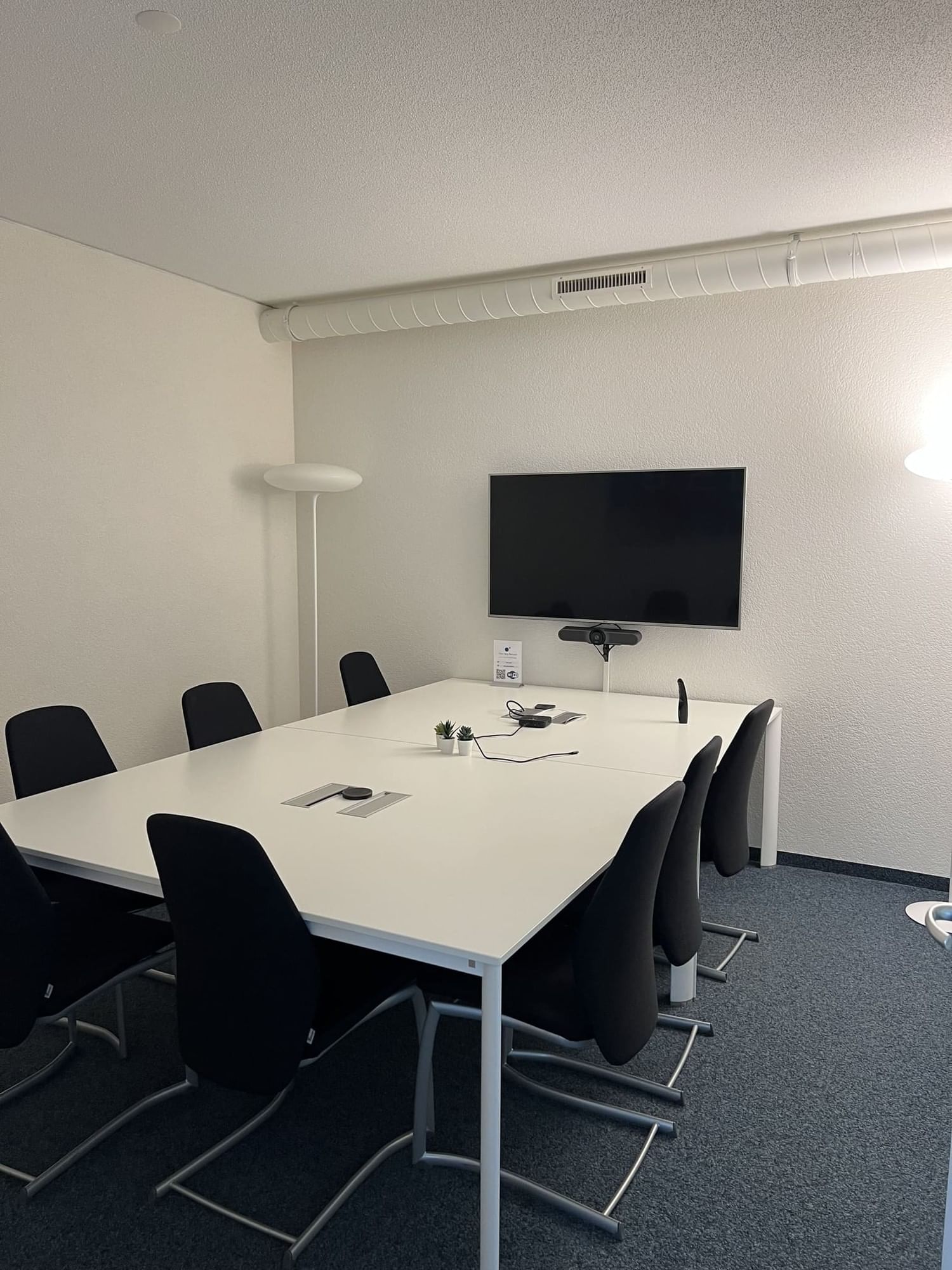 Meeting Room 2 — One Step Beyond, Genève