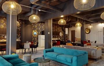 Hot Desk — Mitwit Lille Europe , Villeneuve-d'Ascq