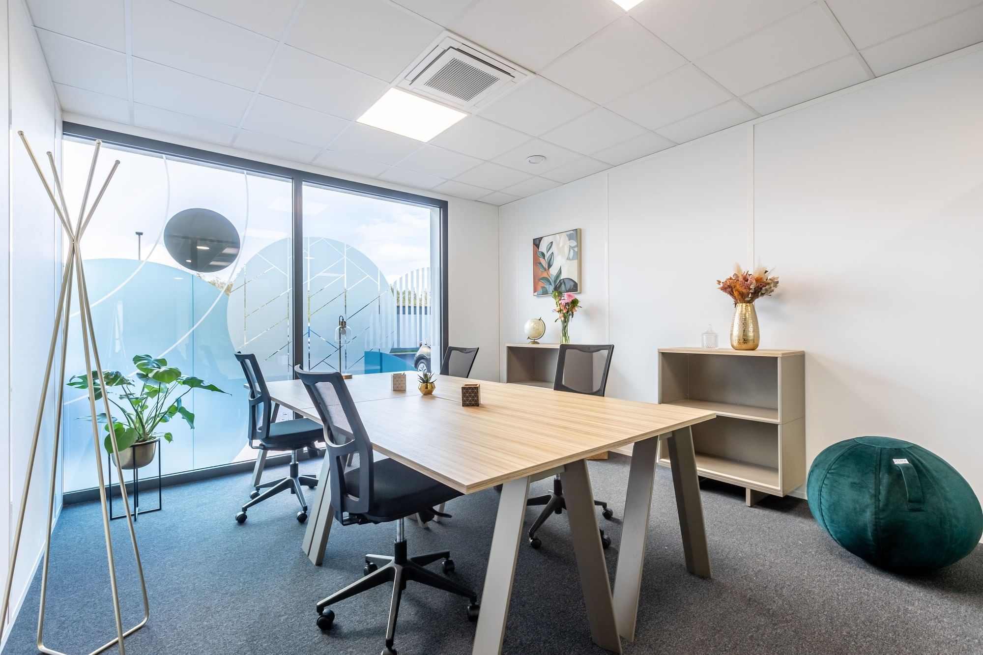 Bureau 32 - 3 postes (16m²) — B'CoWorker Strasbourg Schiltigheim, Schiltigheim