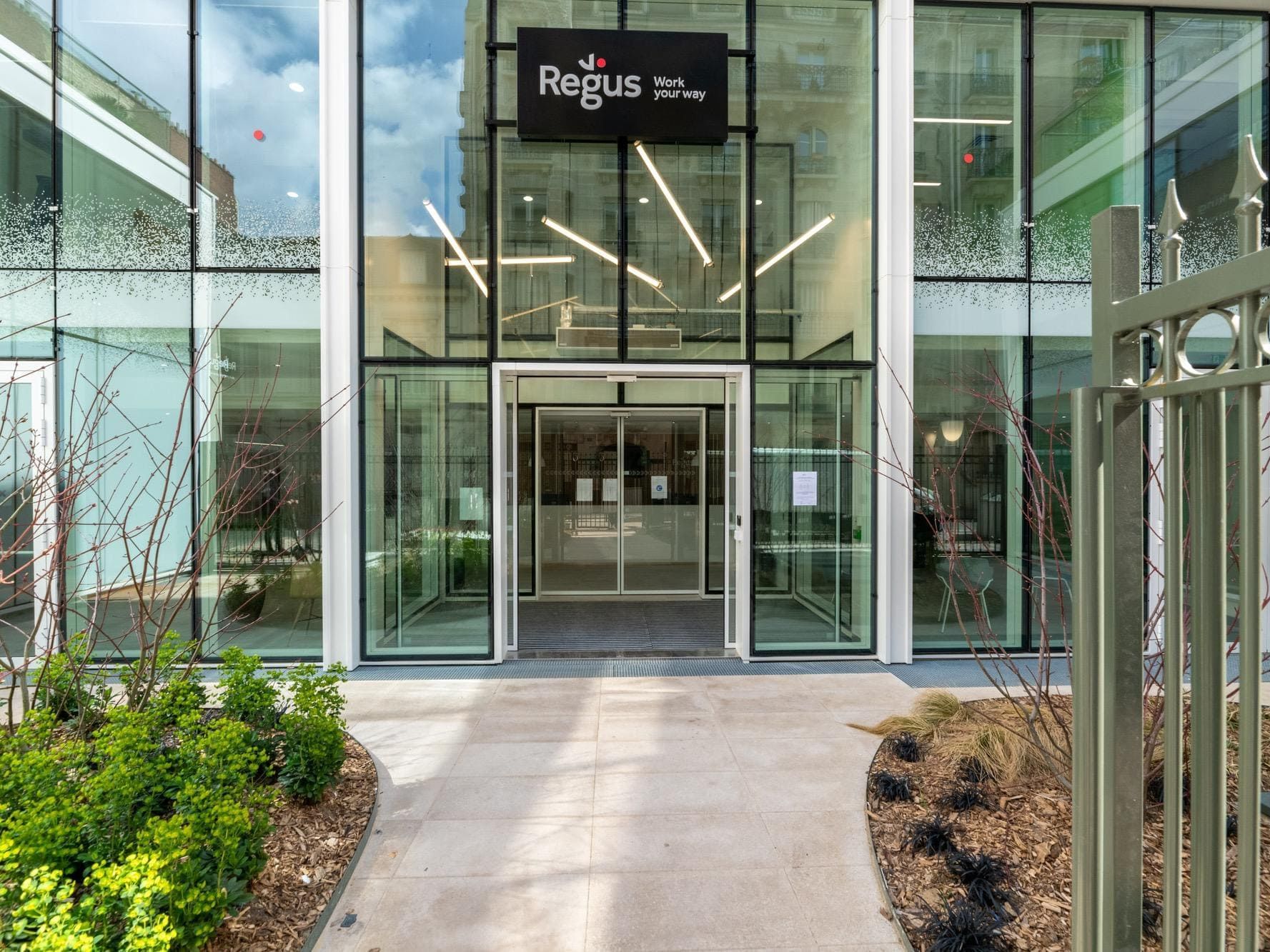 Regus Levallois Rue Marius - Location de bureaux Rue Marius Aufan