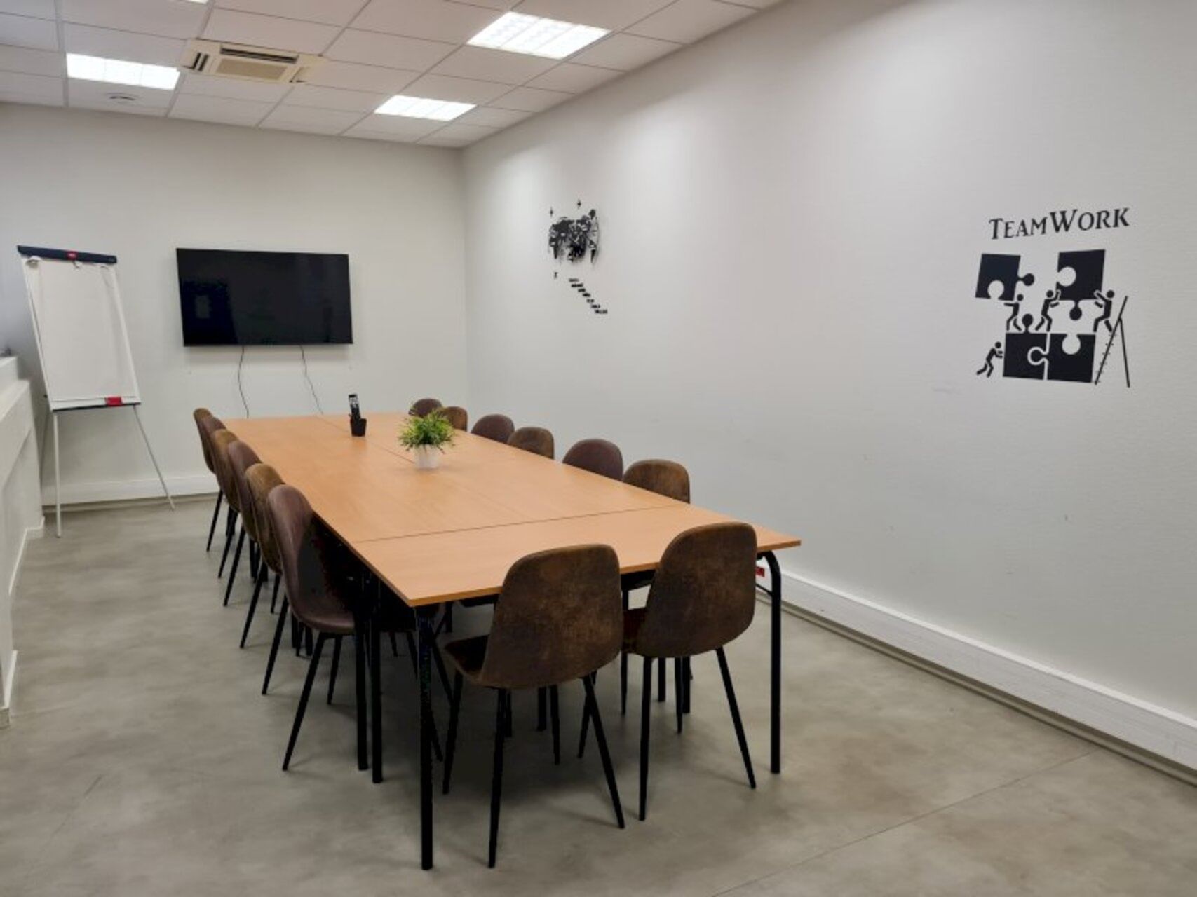 Salle SRM3-28 m2 — Scribes e-Tic Spaces, Mâcon