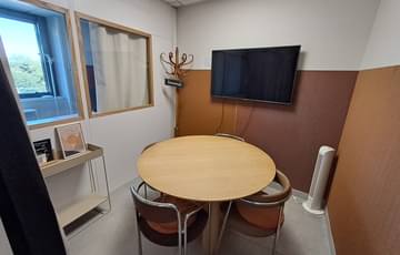 Salle de réunion 4 personnes - LAB 2 — Coworking CO’LOC, Saint-Maur-des-Fossés