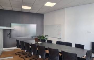 Salle de réunion de 1 à 10 personnes — Le Teepee, Bègles