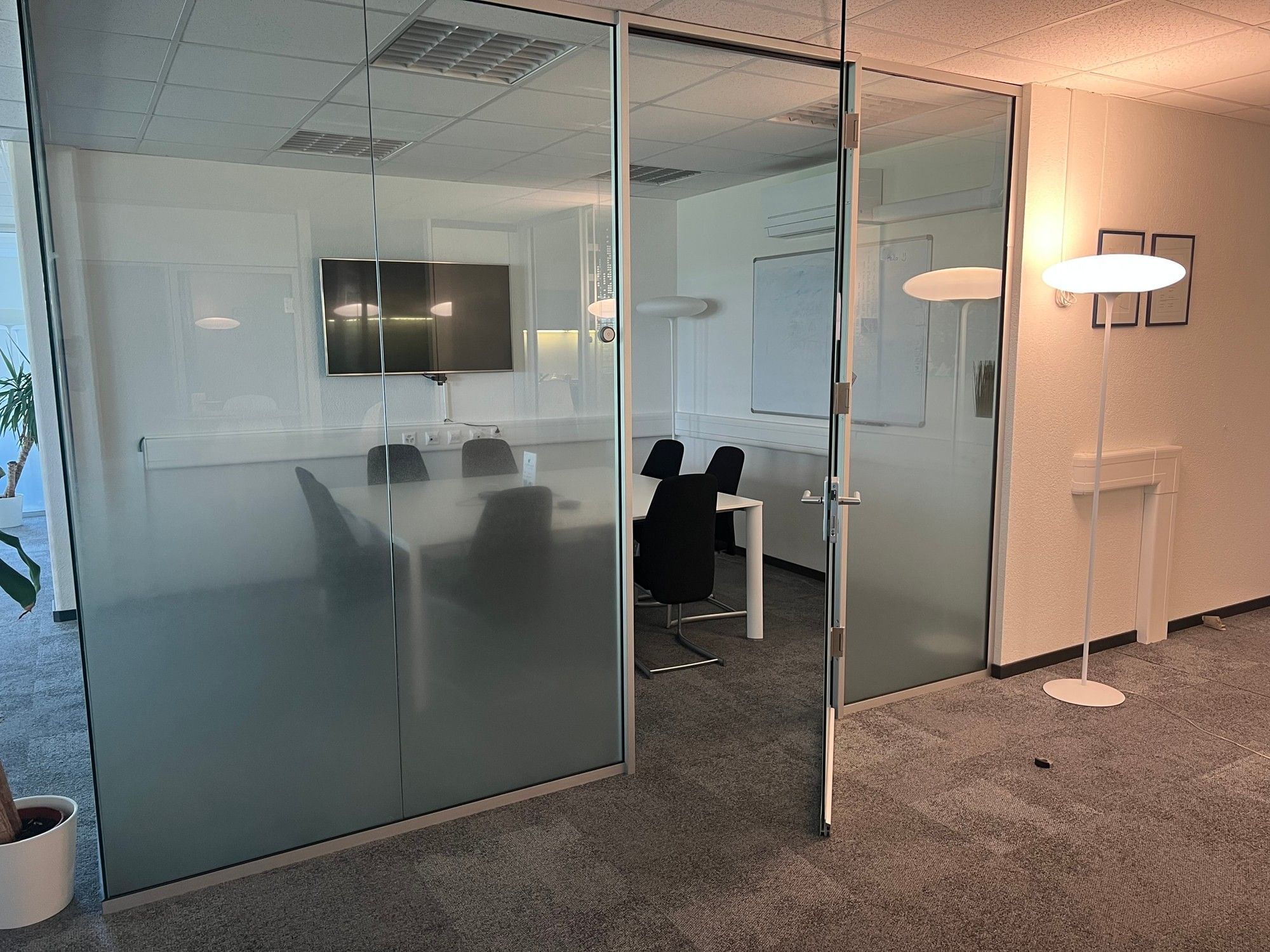 Small Meeting Room / Private office — One Step Beyond, Annemasse