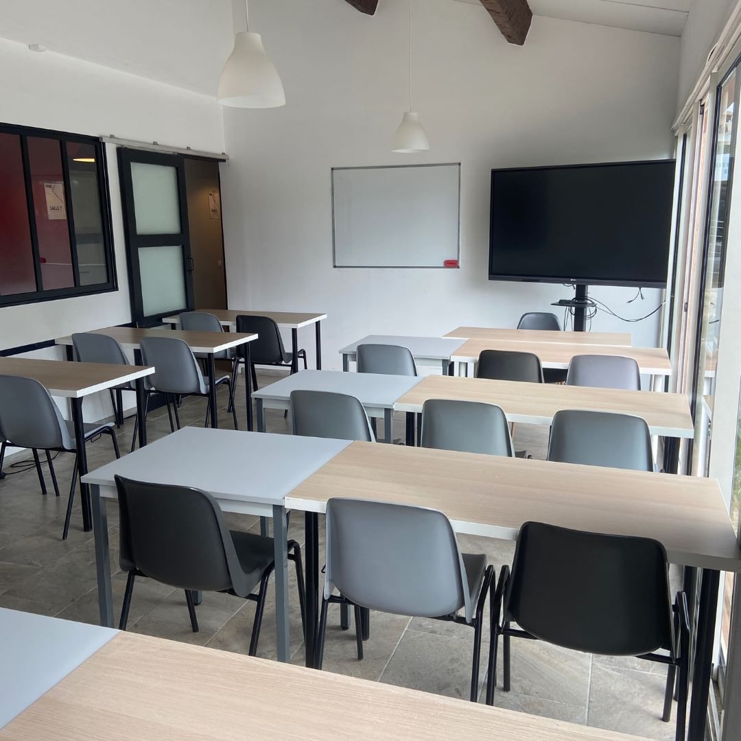 Salle de réunion 1 — CRÉA'CUBATOR Fréjus, Cannes