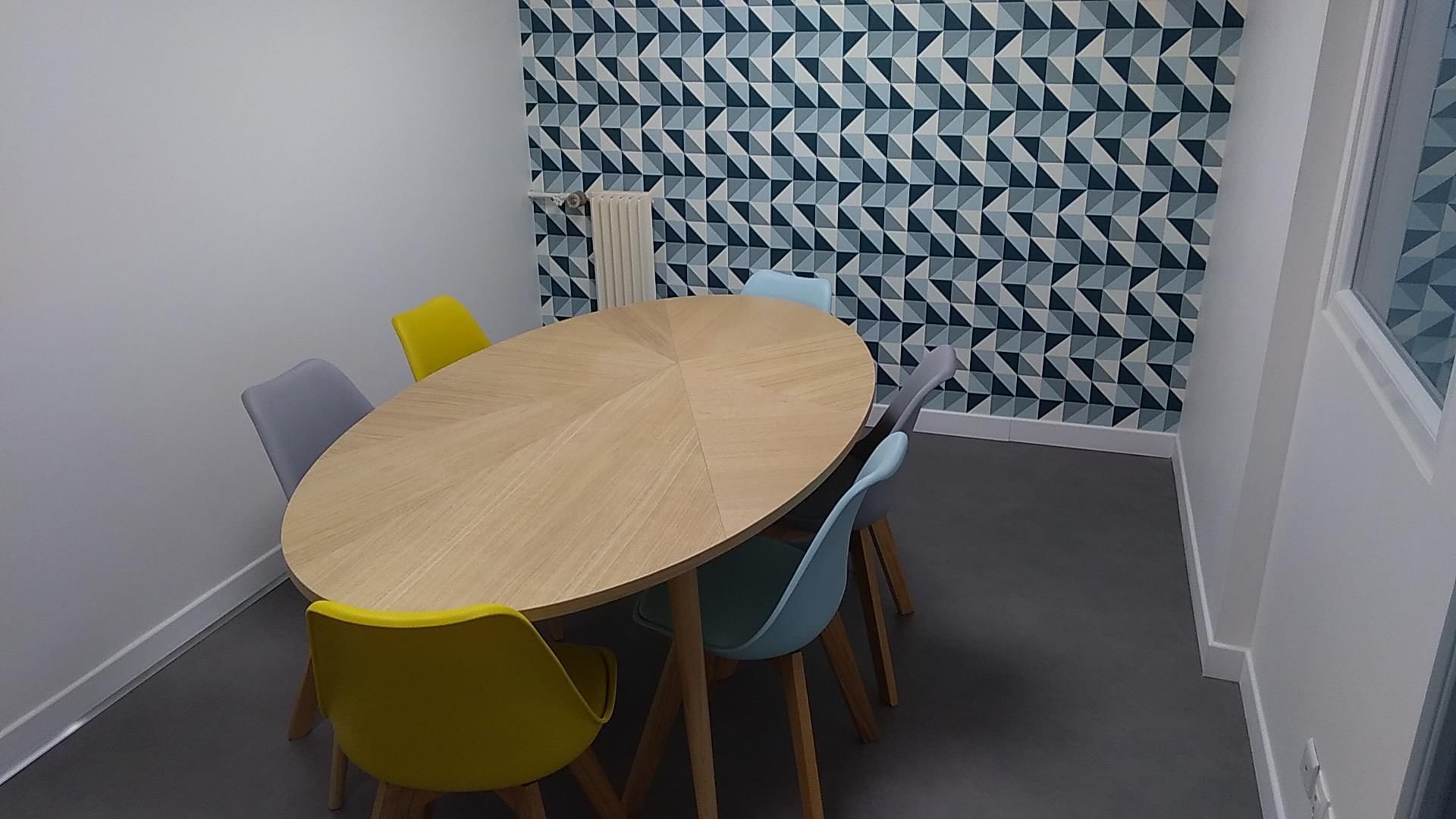 Petite Salle — Urban Desk, Colombes
