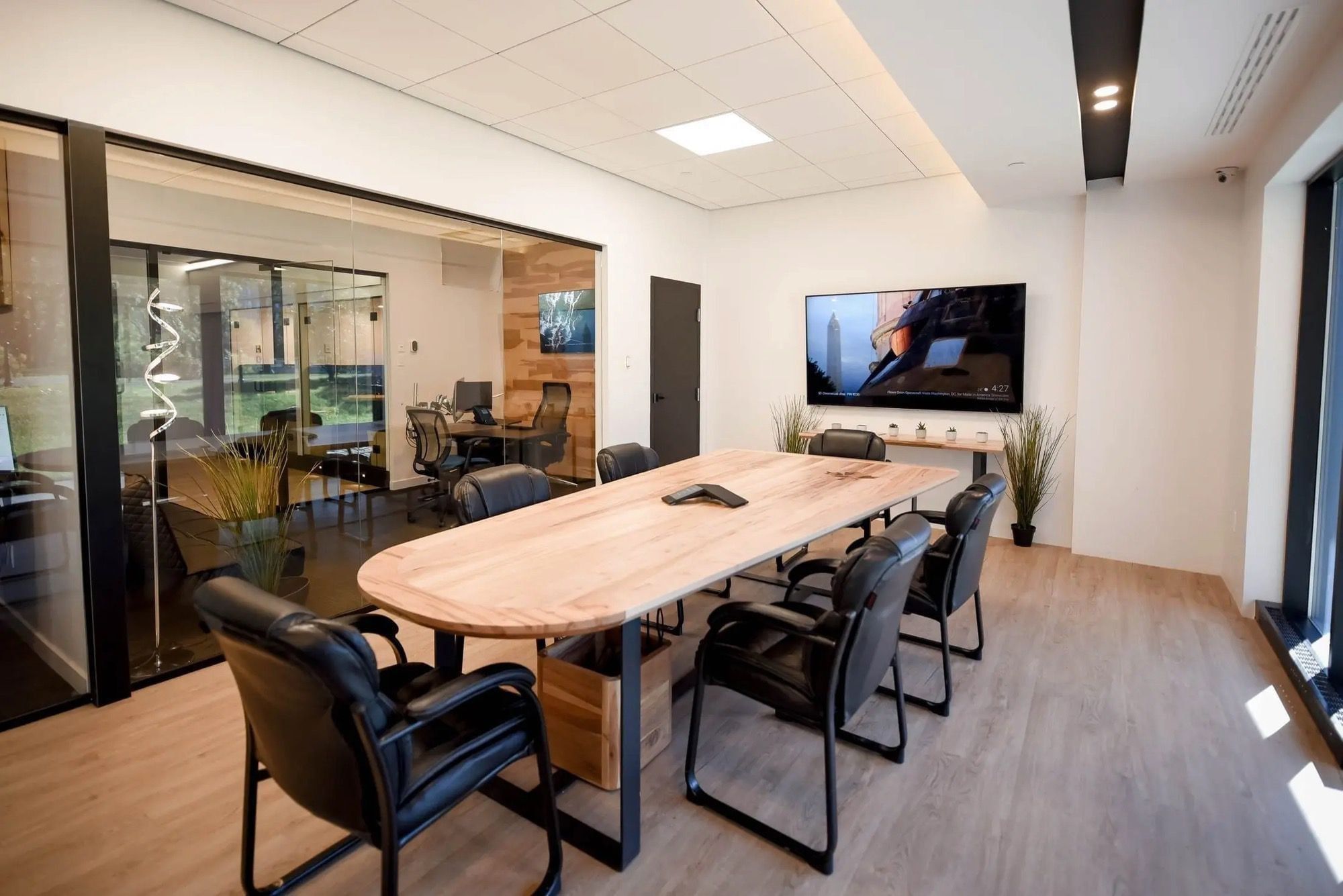 Meeting Room — 2727 Coworking, Brossard, QC