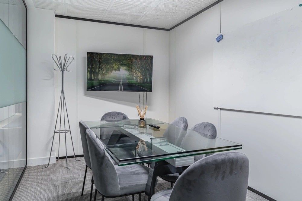 Salle de réunion 4 — Together Coworking Neuilly-sur-Seine, Levallois-Perret