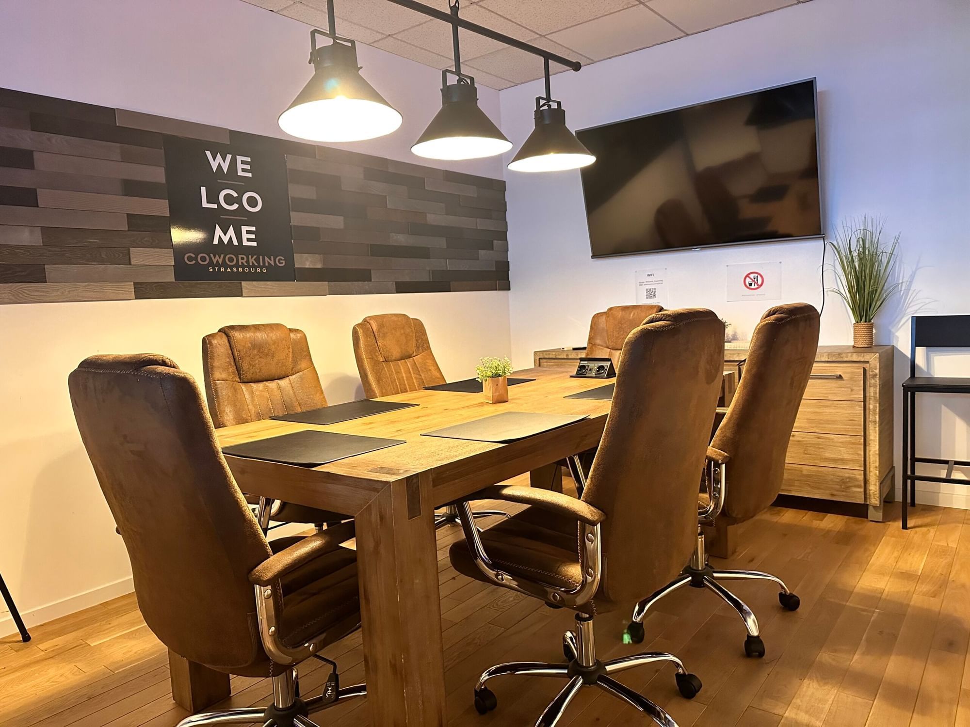 Salle de réunion 5+1 pax — Welcome Coworking Meinau, Strasbourg