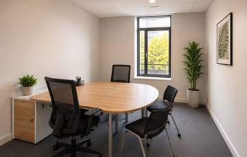 Bureau - 14 m² - 2 à 3 postes — Espace Florentin, Dardilly