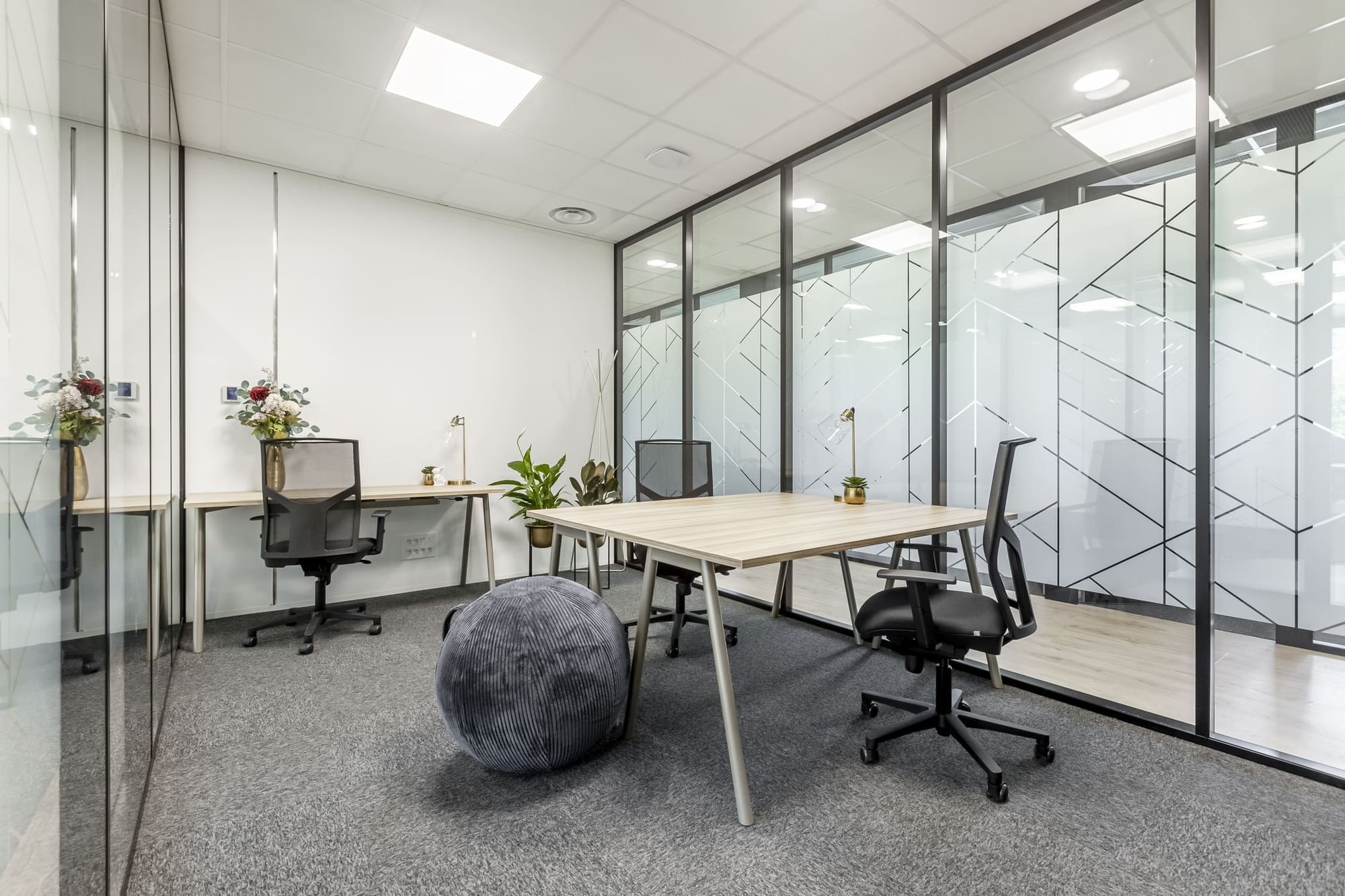 B23 - Bureau privatif éco 3 postes — B'CoWorker Orgemont, Angers