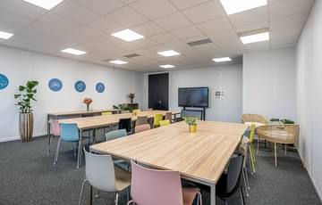 Salle Nantes - 40 personnes (69 m²) — B'CoWorker Strasbourg Schiltigheim, Schiltigheim