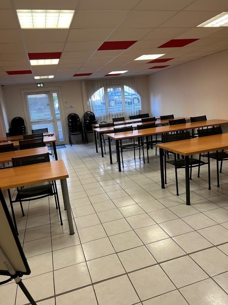 Salle bleue de 10 à 40 pers. — Le Check In, Annecy