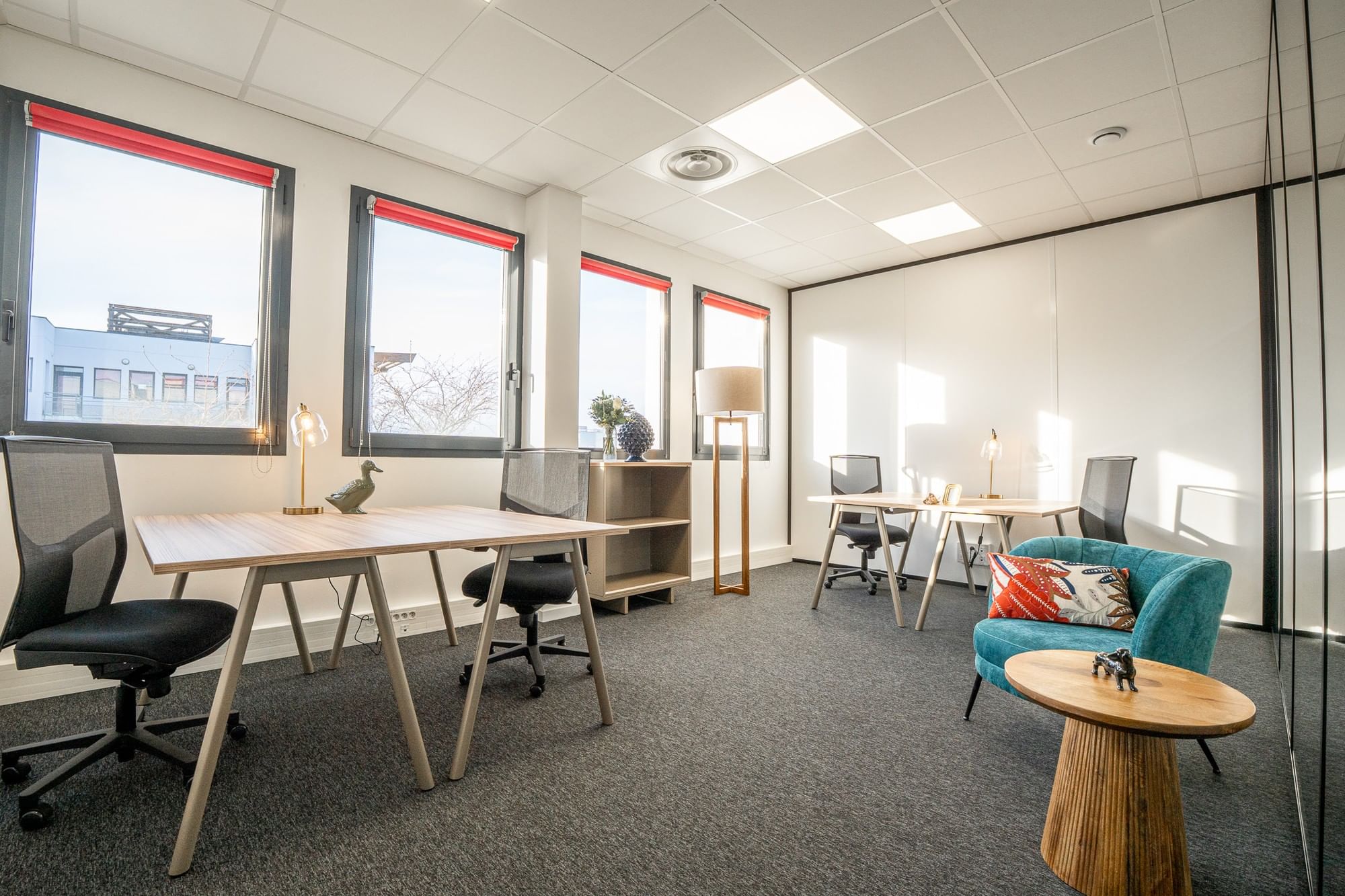 Bureau B19 pour 4 postes — B'CoWorker Saint-Priest, Chassieu