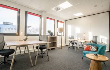 Bureau B19 pour 4 postes — B'CoWorker Saint-Priest, Chassieu