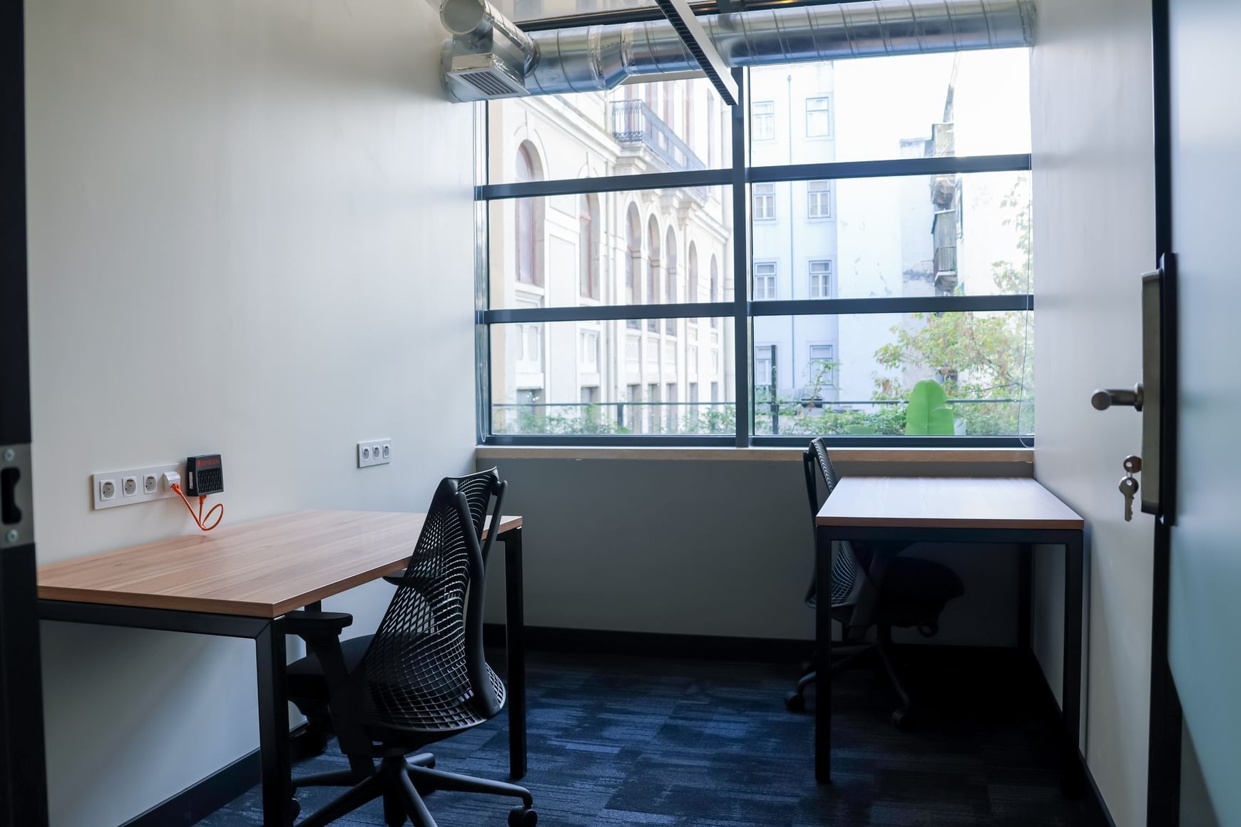Private office for 2 people — Venture X Portugal, Lisbon