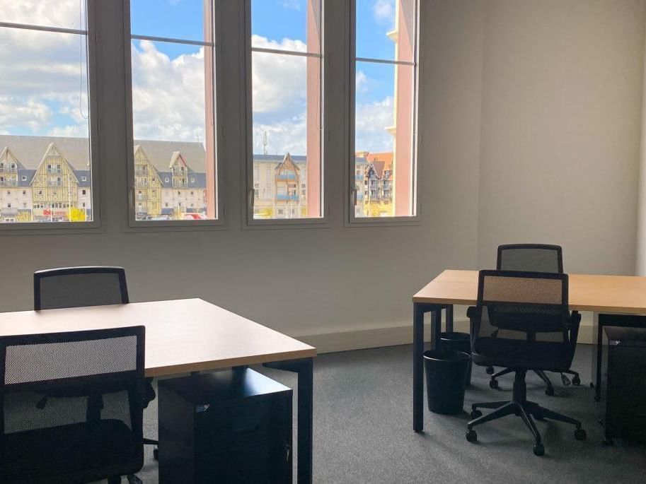 Bureau d'équipe (10 personnes) — Bureaux & Co Dardilly, Lyon