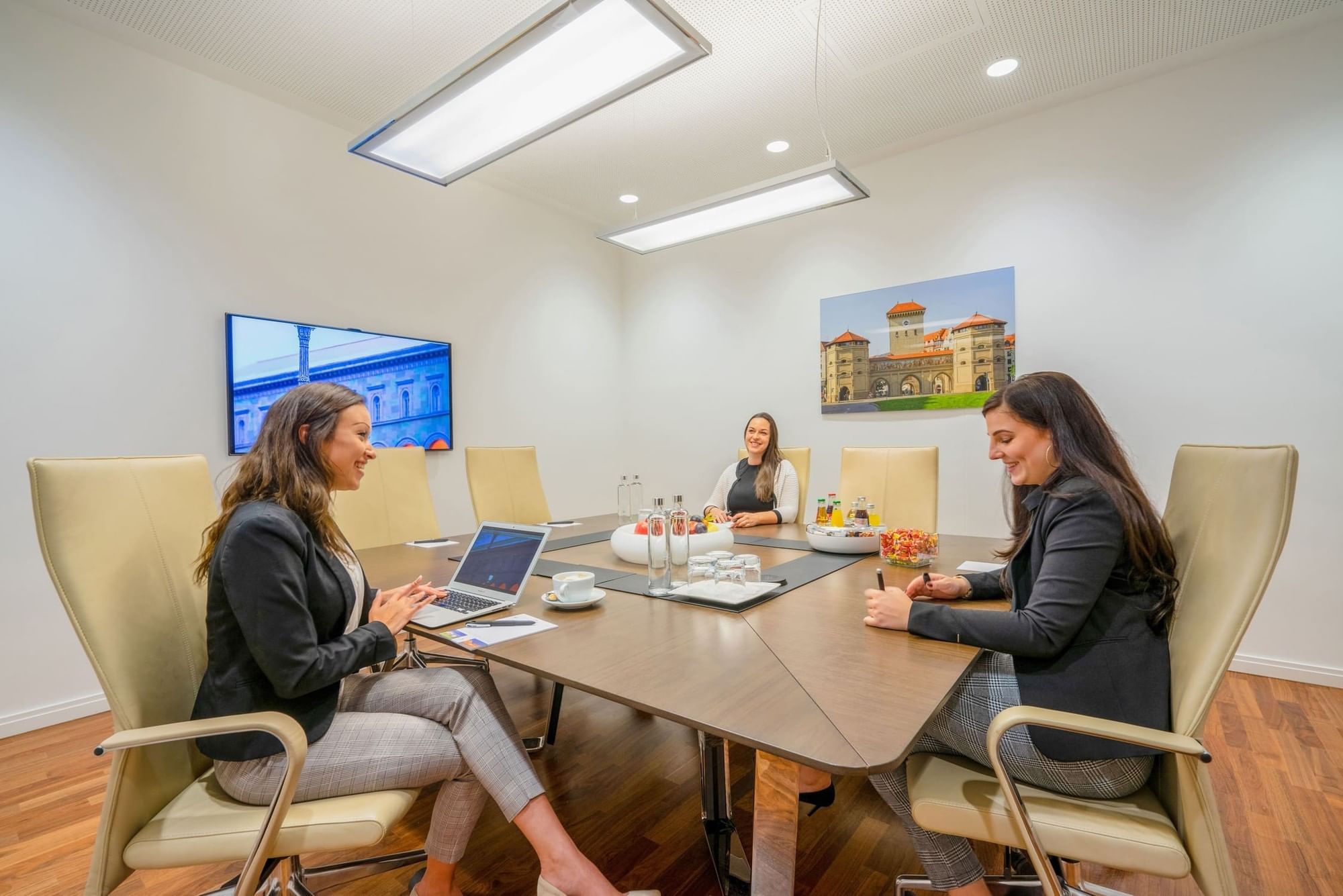 Meeting Room 1 — Contora Office Solutions - München Palais an der Oper, Munich