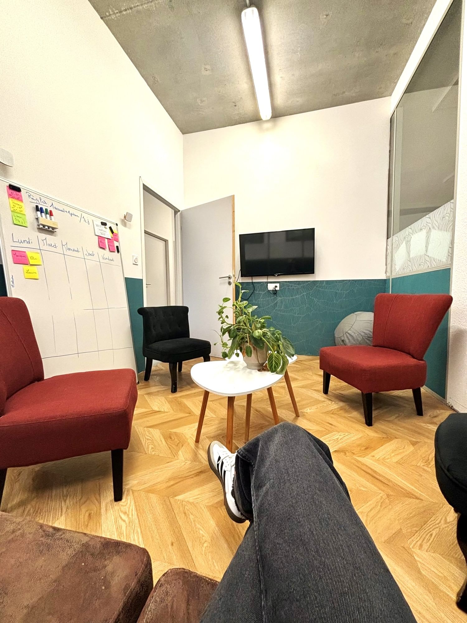 Salle de réunion 6 personnes — Coworking Besançon, Besançon