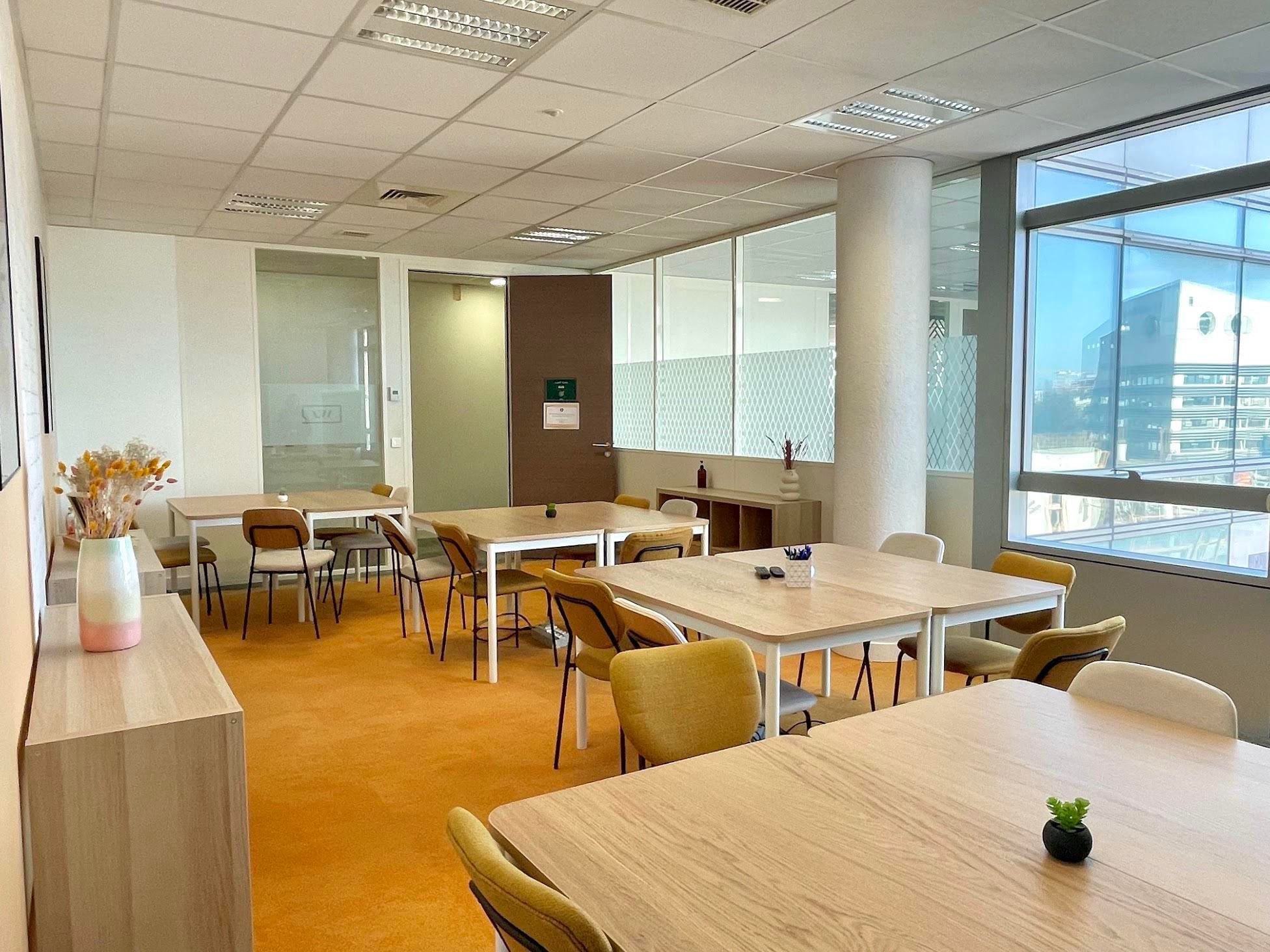 Salle New-York 24 personnes — Work & Share Saint-Denis Pleyel, Saint-Ouen