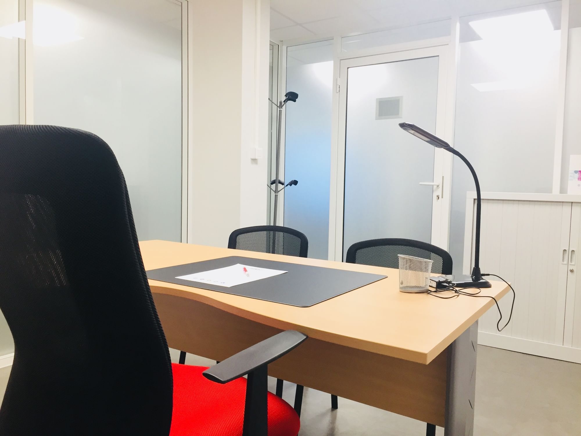 Bureau 2/3 personnes  (sans fenêtre) — Buro Club Limoges, Limoges