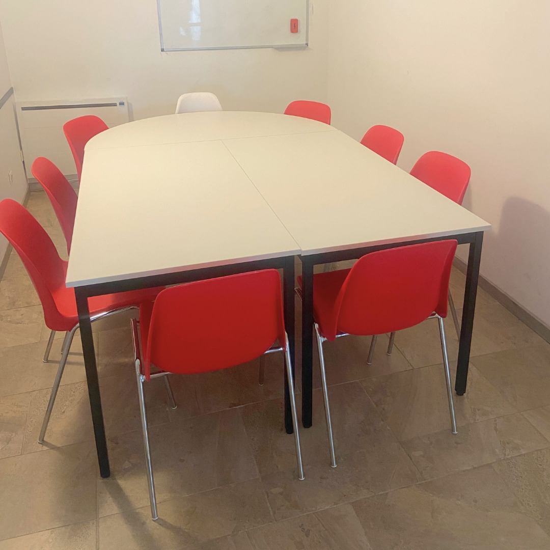 Salle de réunion 2 — CRÉA'CUBATOR Fréjus, Saint-Raphaël
