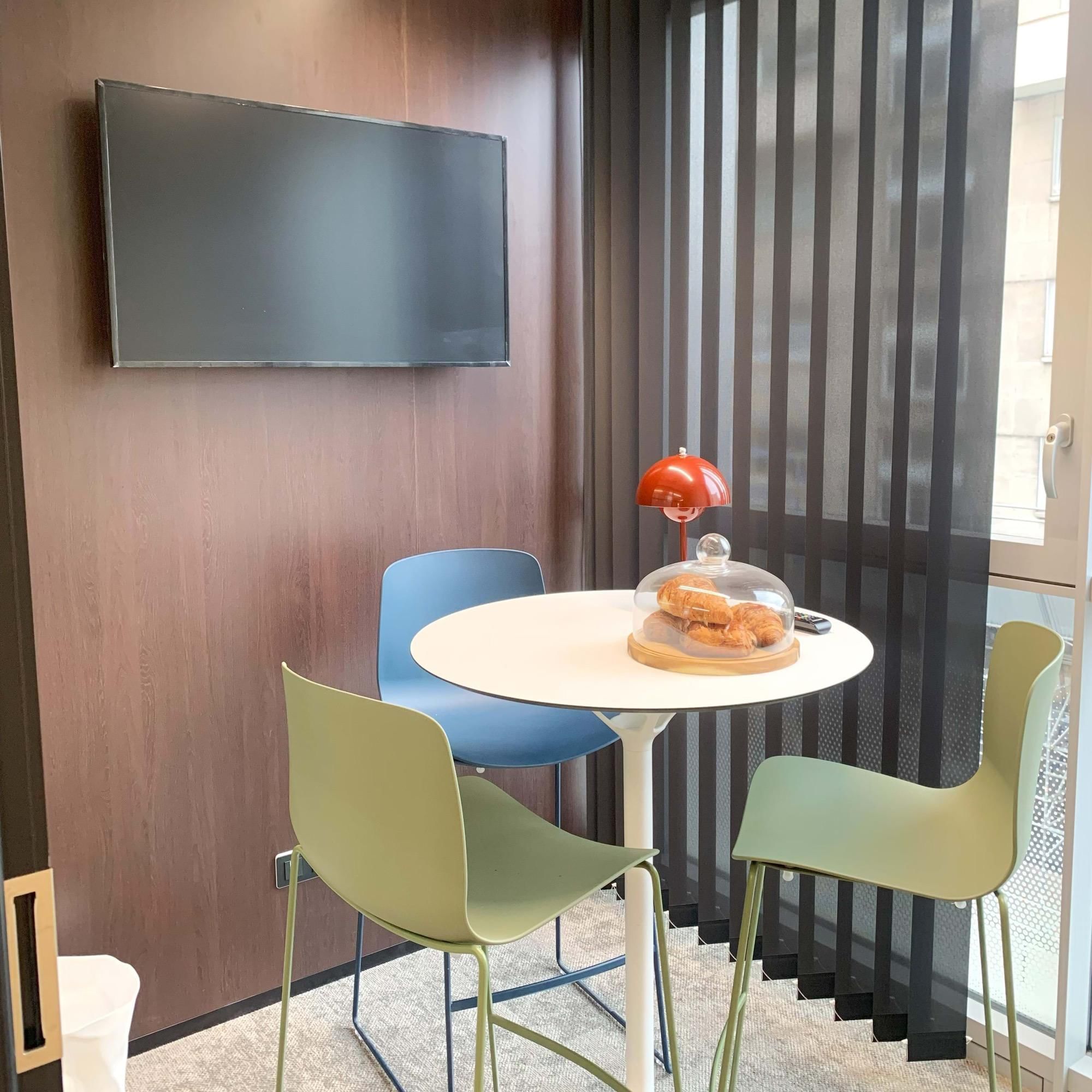 Salle de réunion - 3 personnes (configuration îlot) — Palais Work, Nancy