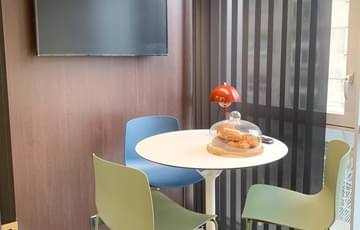 Salle de réunion - 3 personnes (configuration îlot) — Palais Work, Nancy