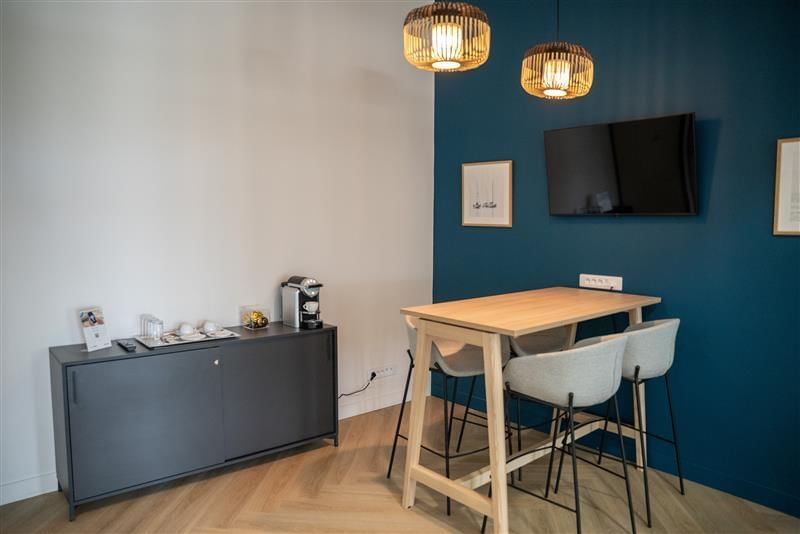 Salle 4 Personnes — Flex-O Montpellier Cambacérès Gare TGV, Montpellier