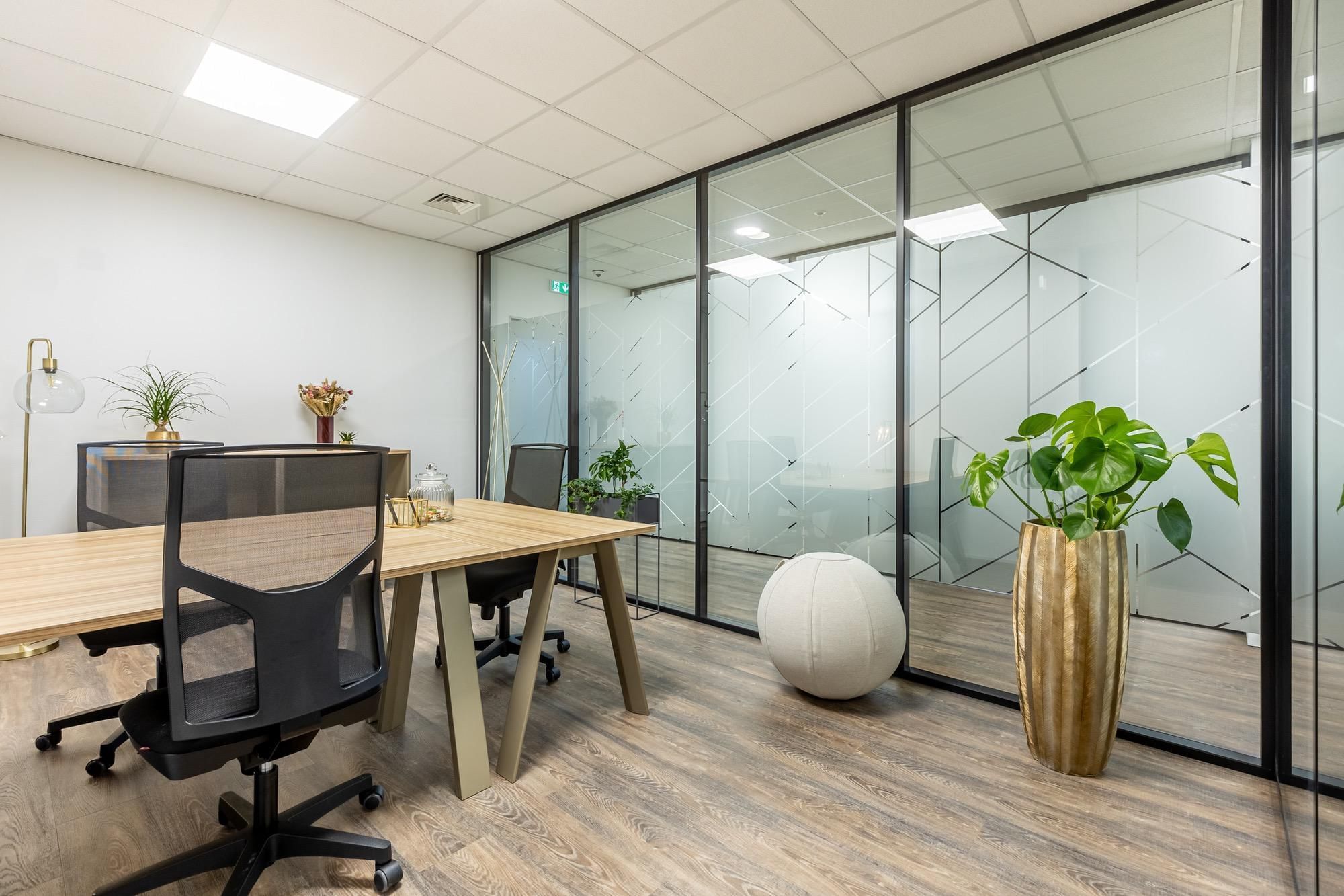 Bureau B14 / 4 postes — B’CoWorker Villers-lès-Nancy, Nancy