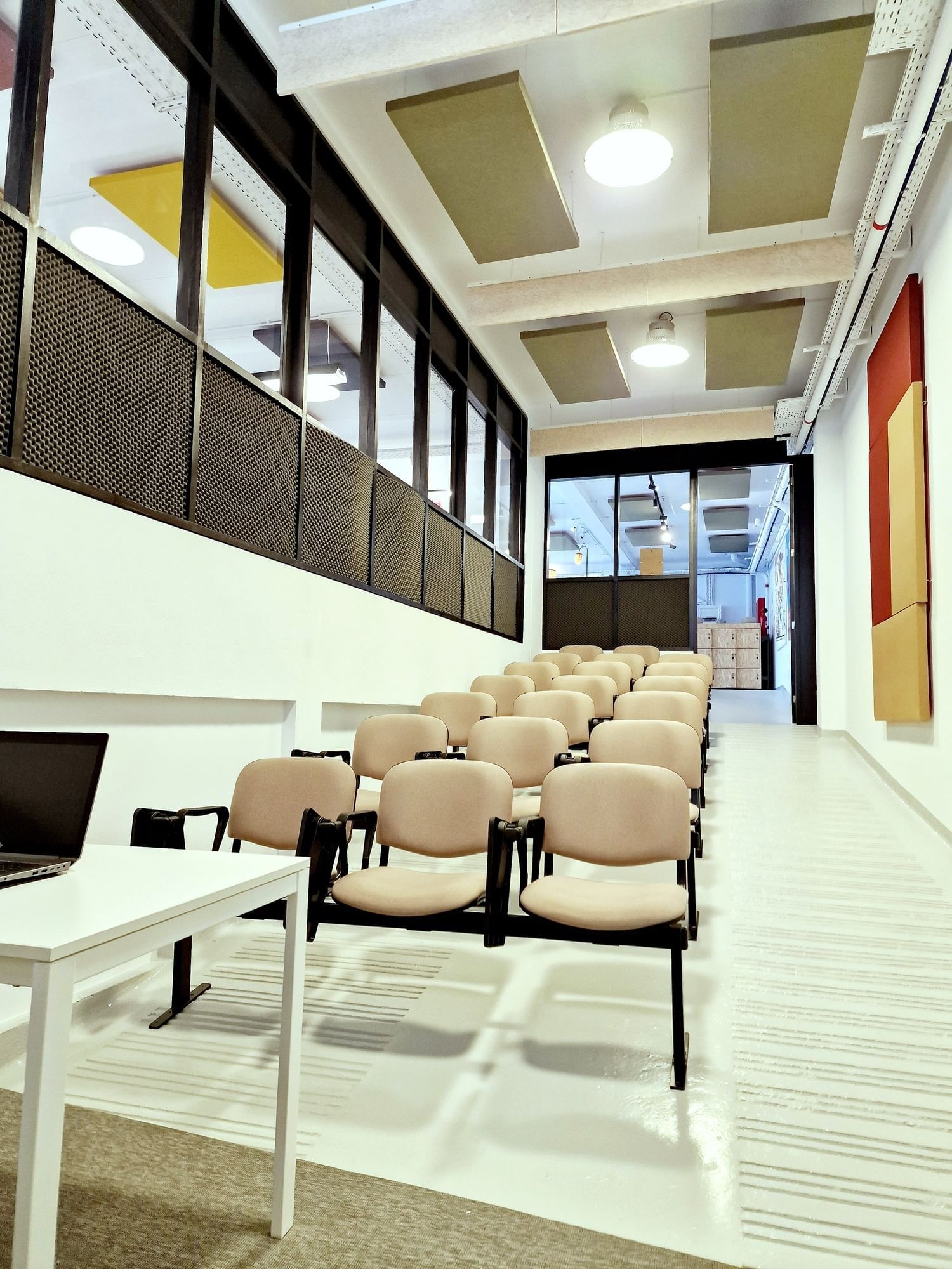 Meeting Room 2 — Hubtekk - Coworking Solutions			, Matosinhos